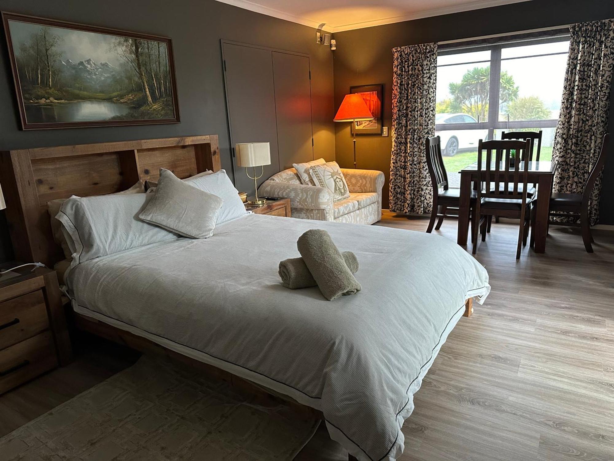 Lakeview Holiday Hideaway Taupo Exterior photo